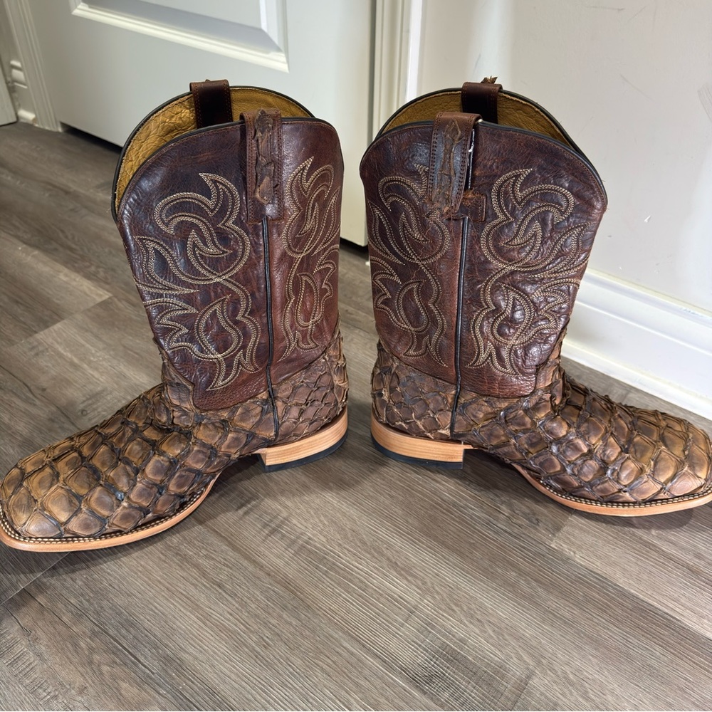 Cody James Pirarucu Broad Square Toe Exotic Boots - Picture 5 of 14